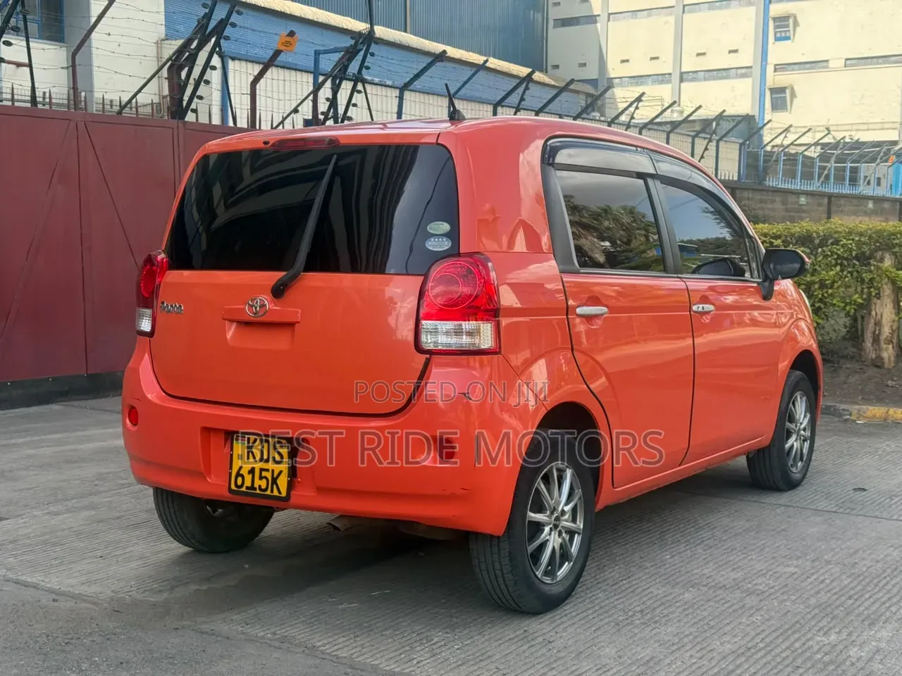 Toyota Porte 2017 Orange