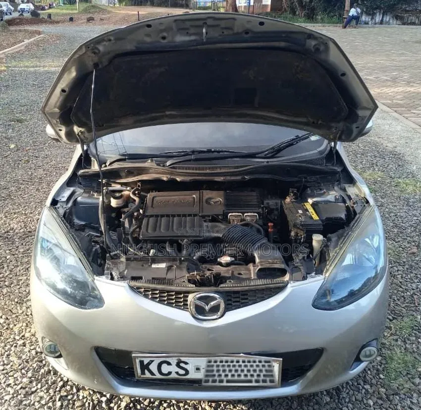 Mazda Demio 2012 Silver