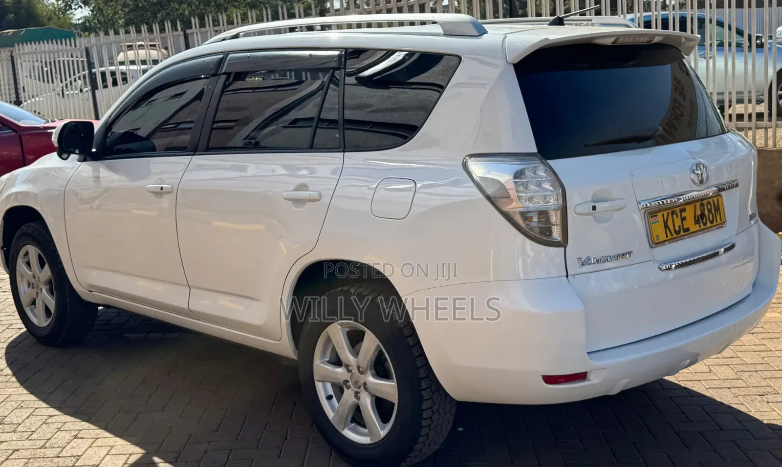 Toyota Vanguard 2008 White