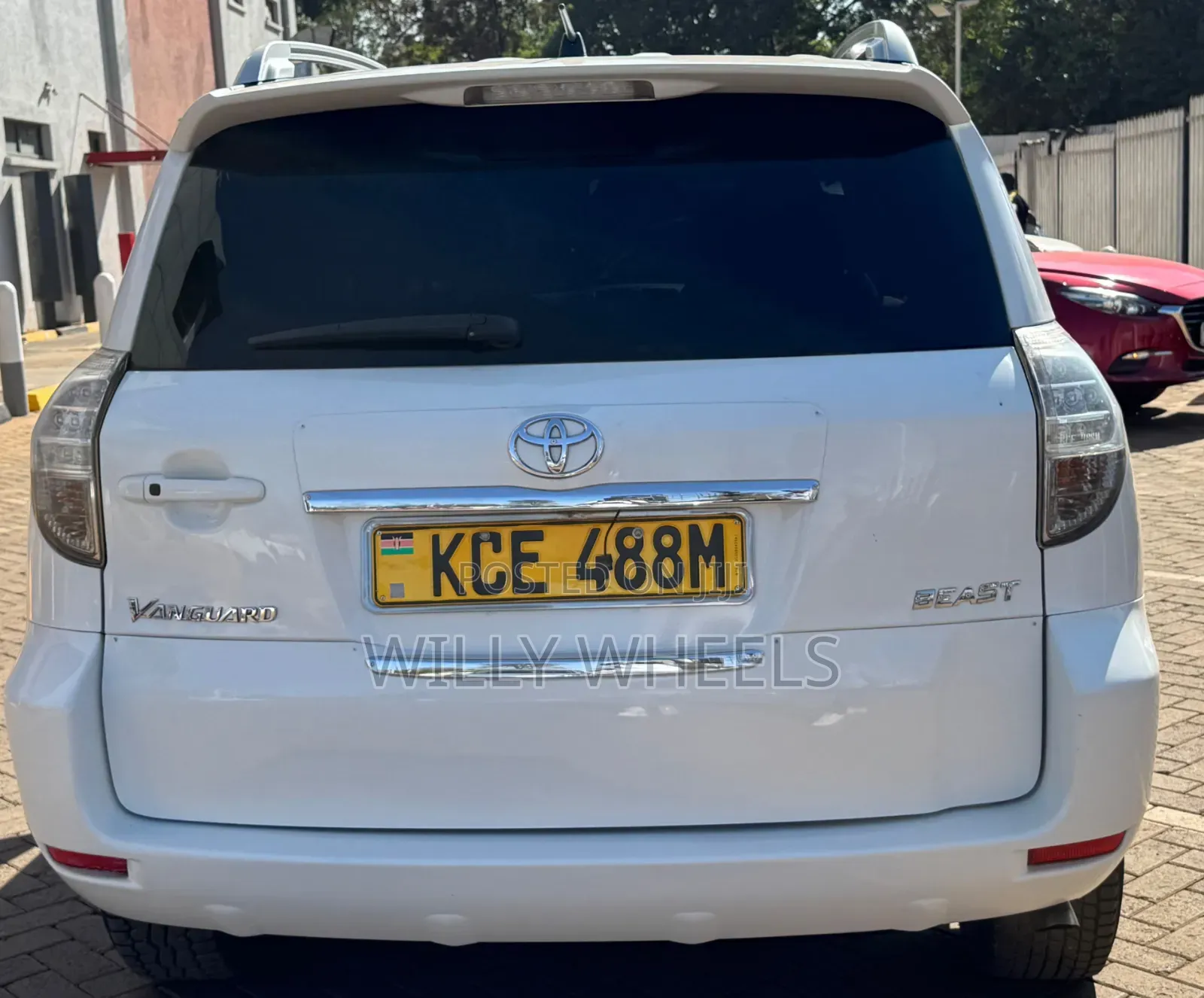 Toyota Vanguard 2008 White