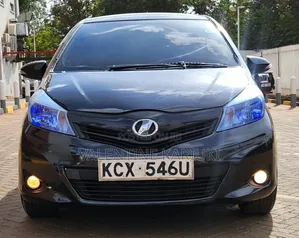 Toyota Vitz 1.3 FWD 5dr 2013 Black