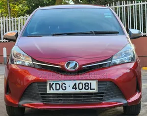 Toyota Vitz 1.3 FWD 5dr 2015 Red