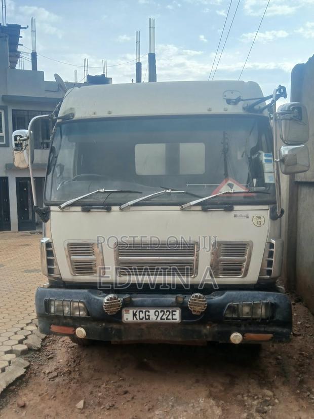 Isuzu Giga - main view