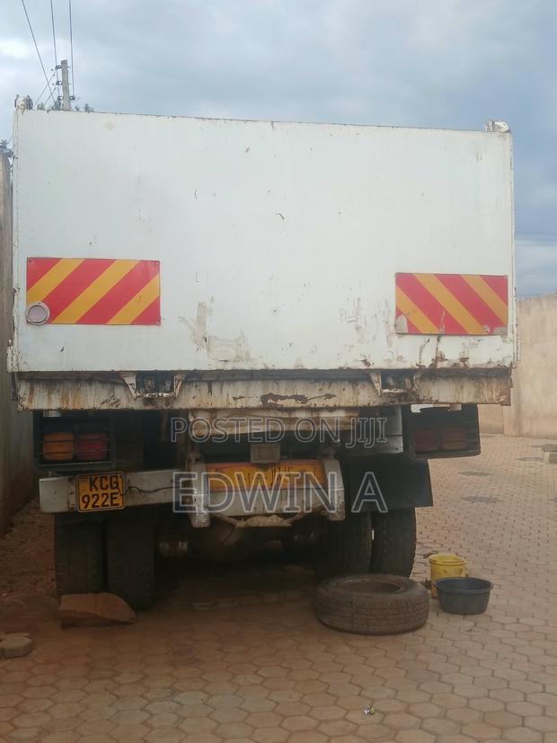 Isuzu Giga - thumbnail 5