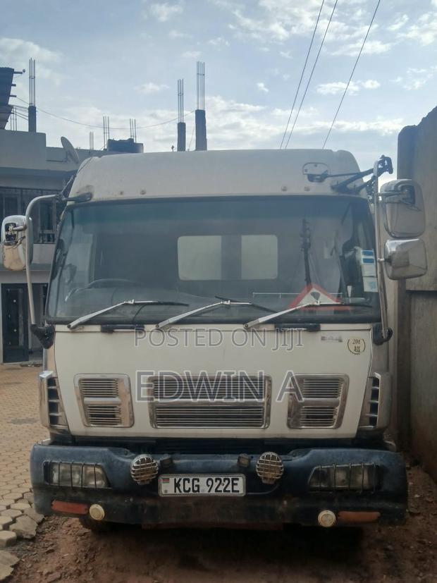 Isuzu Giga - thumbnail 4