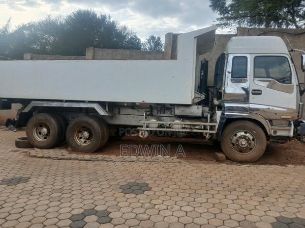 Isuzu Giga - thumbnail 6