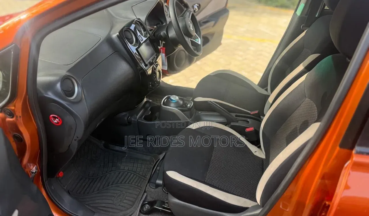 Nissan Note 2018 Red