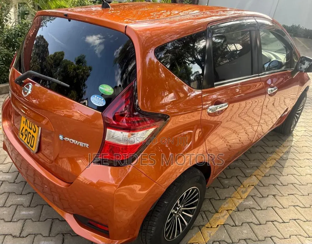 Nissan Note 2018 Red