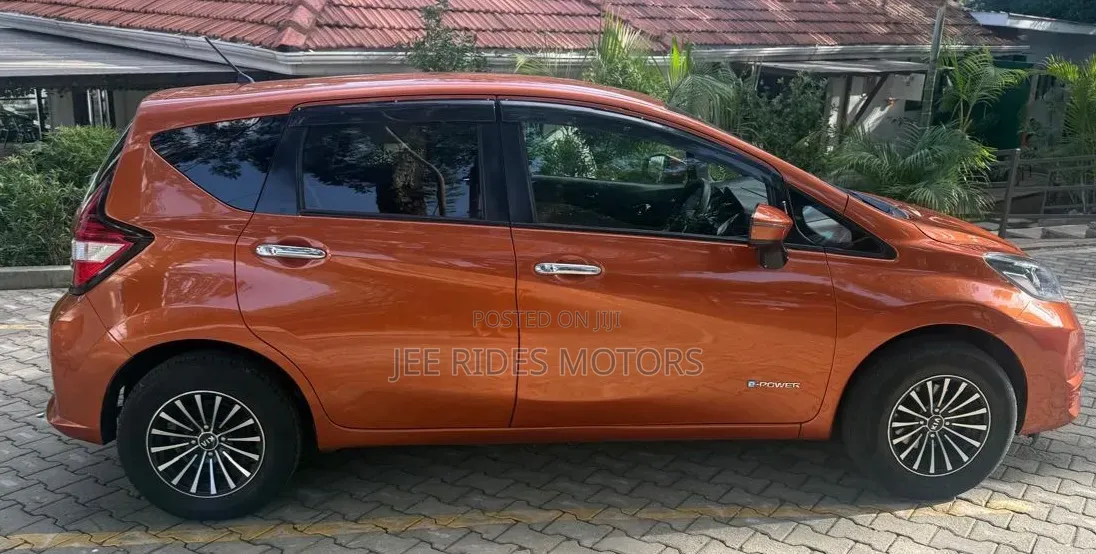 Nissan Note 2018 Red