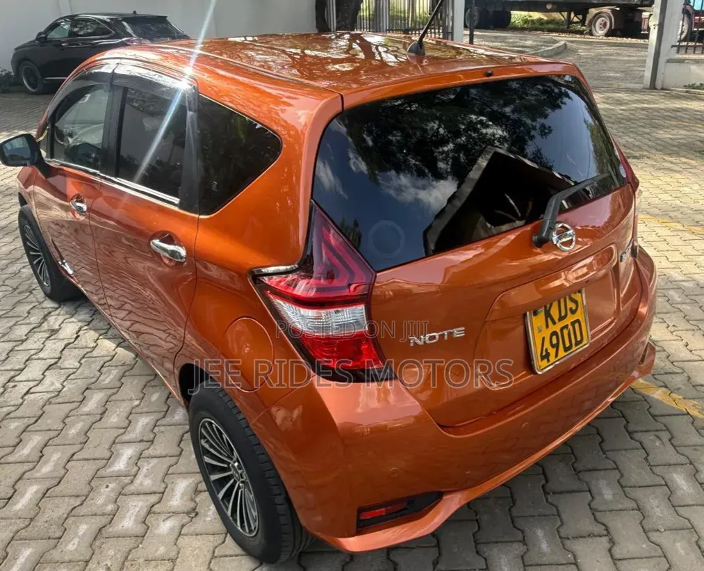Nissan Note 2018 Red