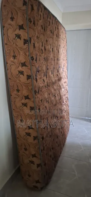 5×6 8inch Superfoam Mattress – Good Condition 