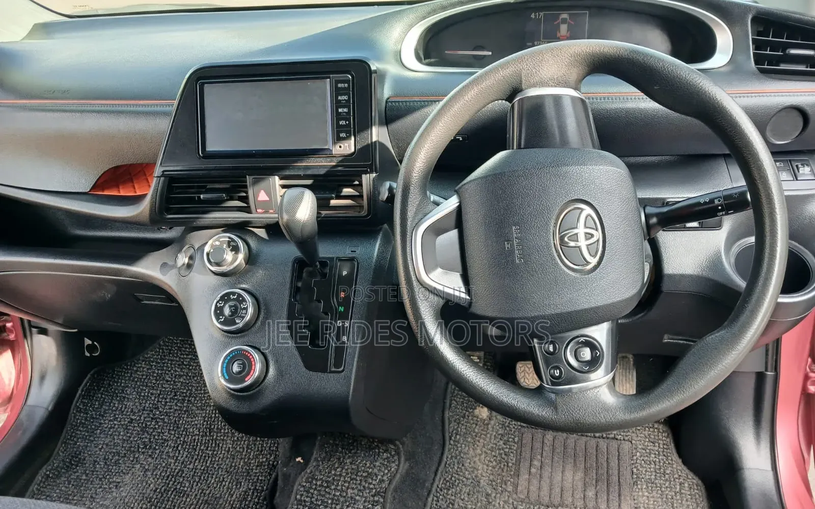 Toyota Sienta 2017 Brown