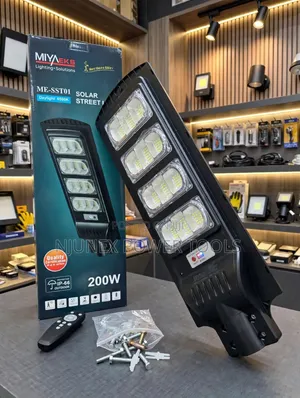 Miyaeks ME-SST01 200W Solar Street Light an Integrated LED Panel