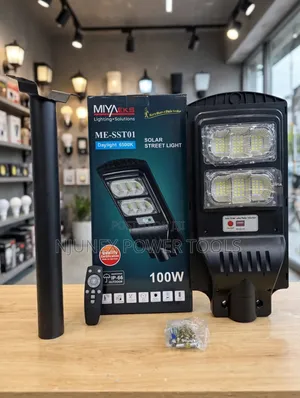 Miyaeks ME-SST01 100W Solar Street Light,