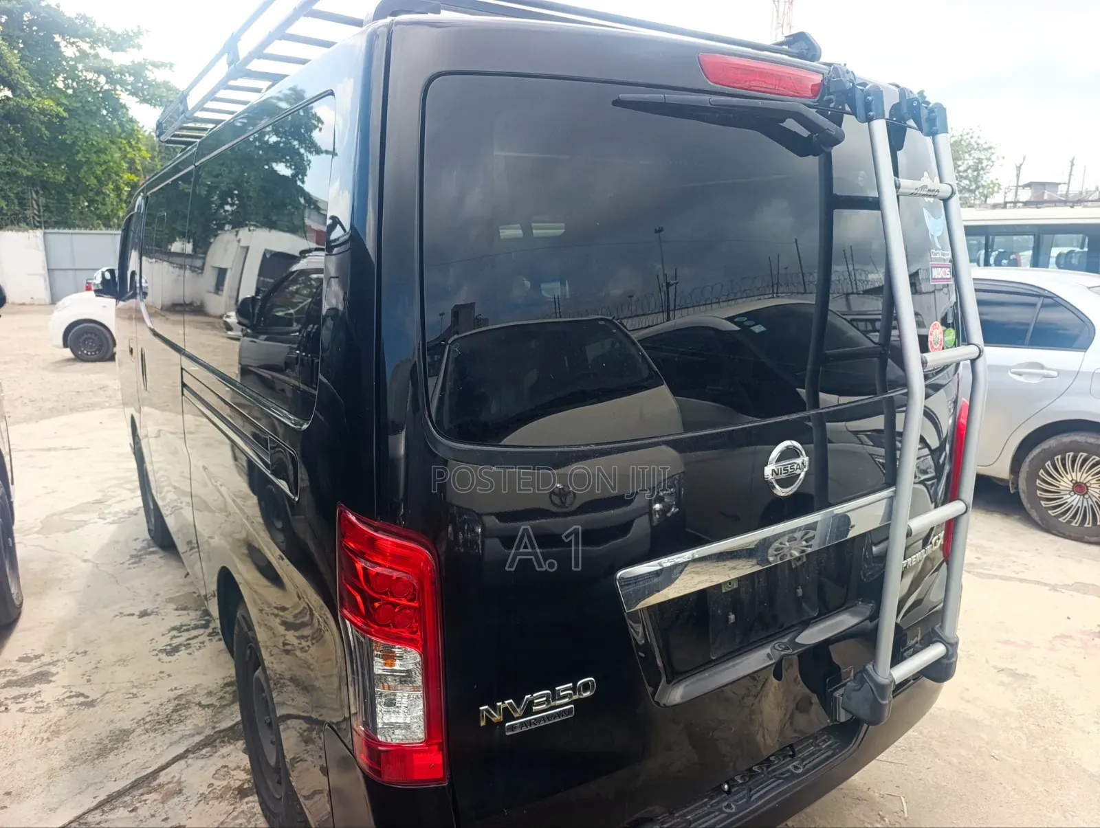 Nissan Caravan (Urvan) 2019 Black