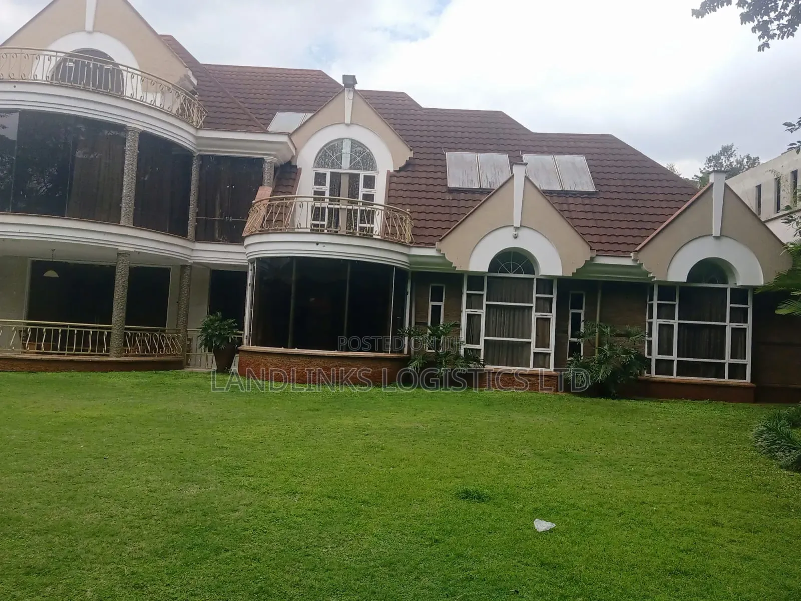8bdrm House in Muthaiga for sale