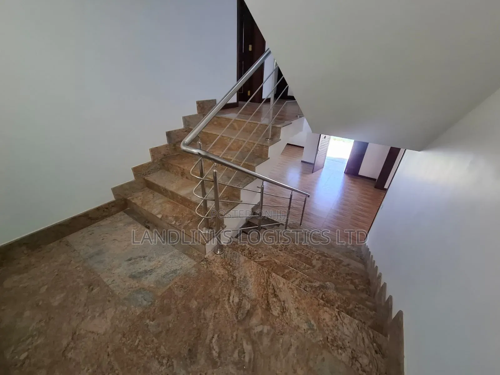8bdrm House in Muthaiga for sale