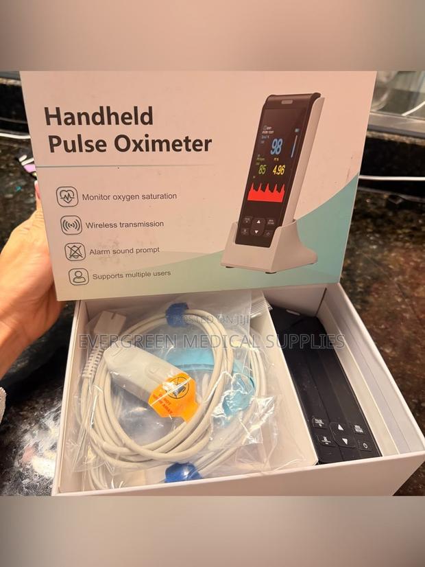 Handheld 3-Probe Pulse Oximeter - main view