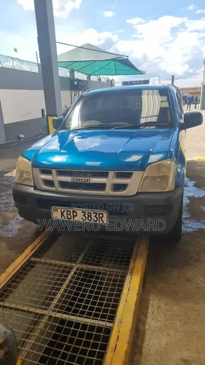 Isuzu D-MAX 2010 Blue