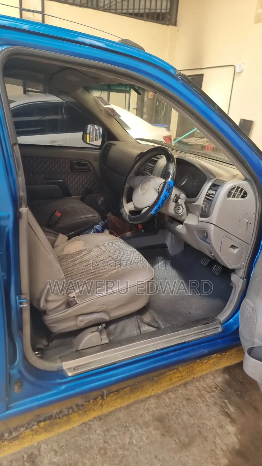 Isuzu D-MAX 2010 Blue