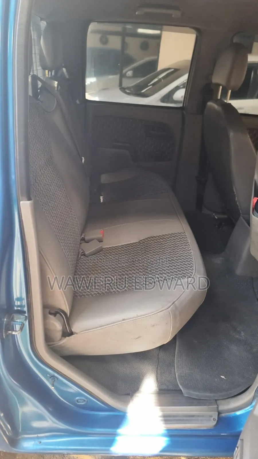 Isuzu D-MAX 2010 Blue