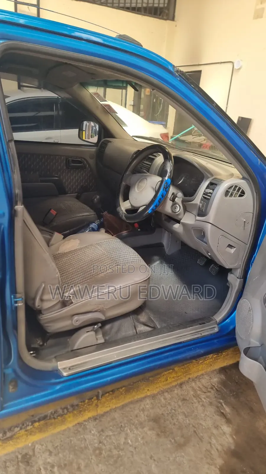 Isuzu D-MAX 2010 Blue