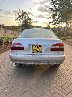 Toyota Corolla 2000 Silver