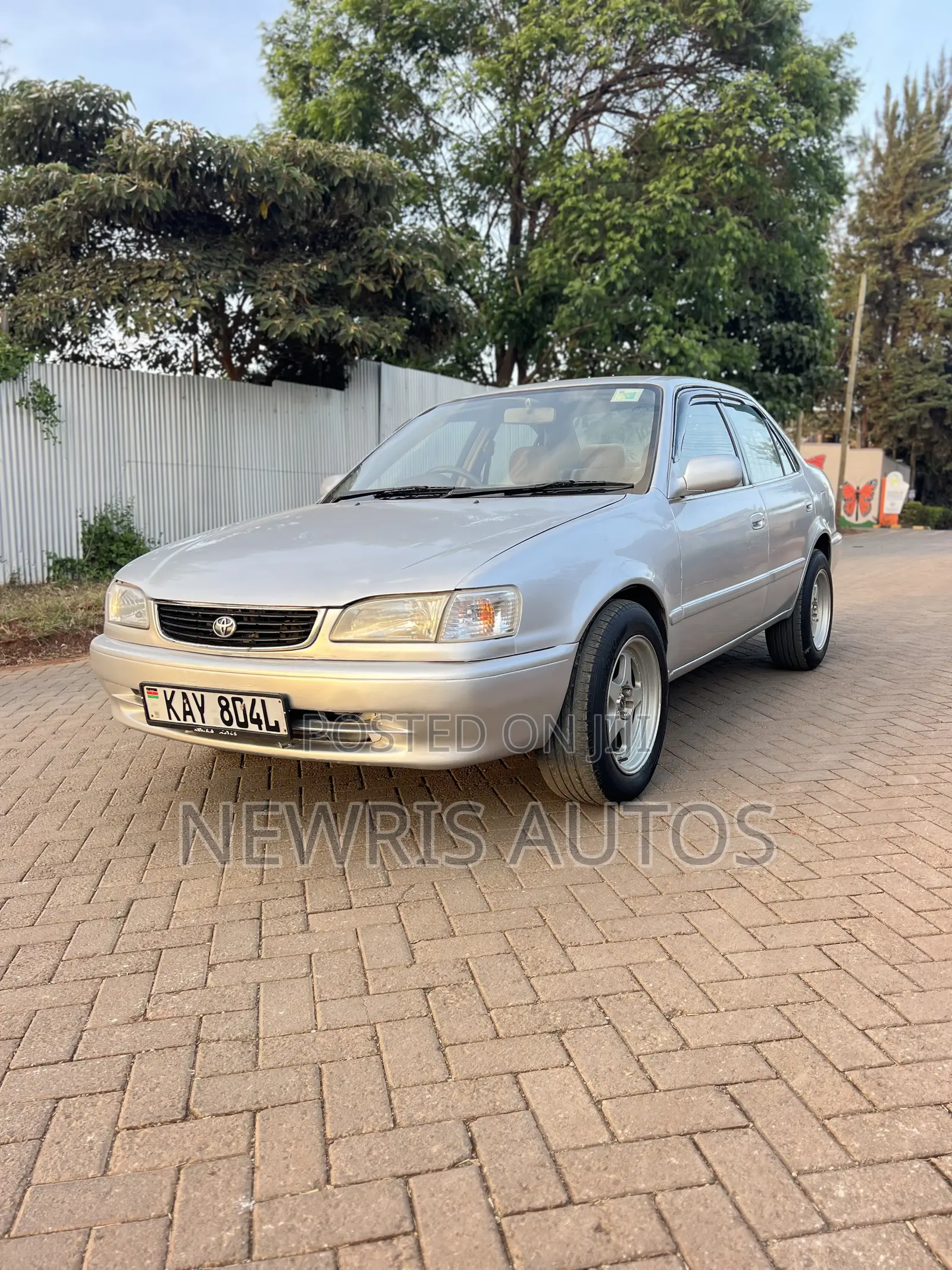 Toyota Corolla 2000 Silver