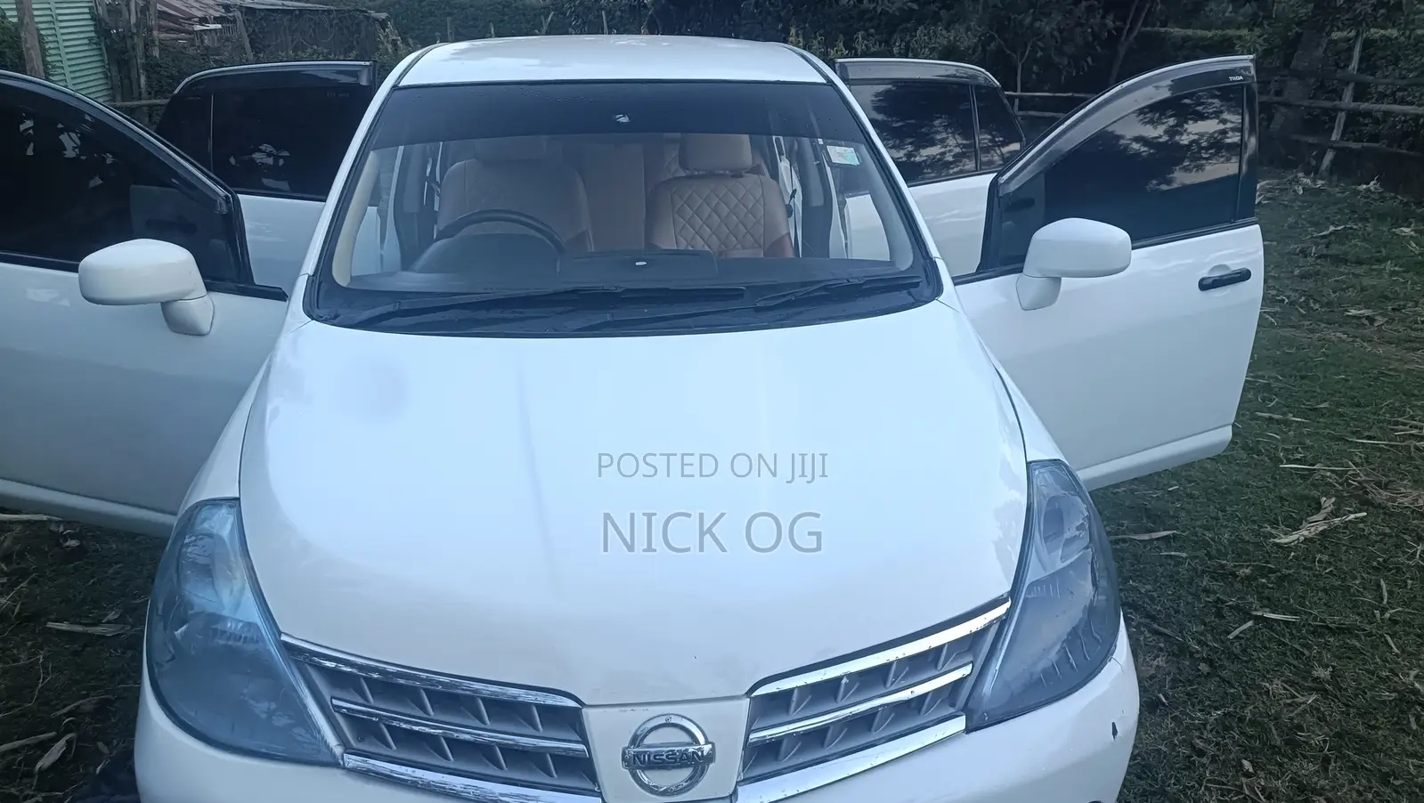 Nissan Tiida 2011 White