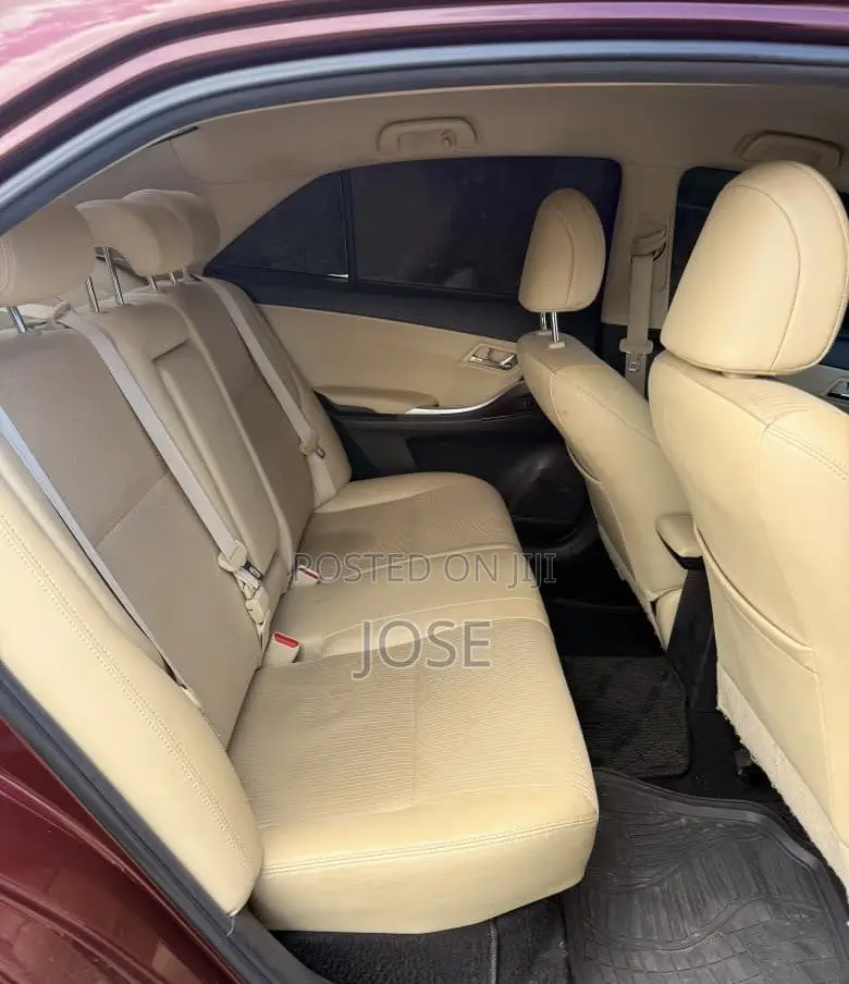 Toyota Premio 2017 Maroon
