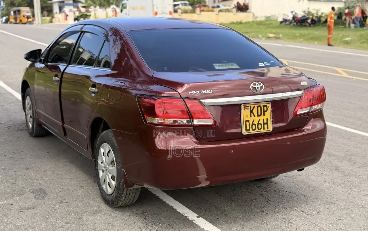 Toyota Premio 2017 Maroon