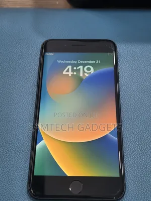 Apple iPhone 8 Plus 64 GB Black