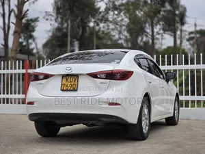 Mazda Axela 2018 Pearl