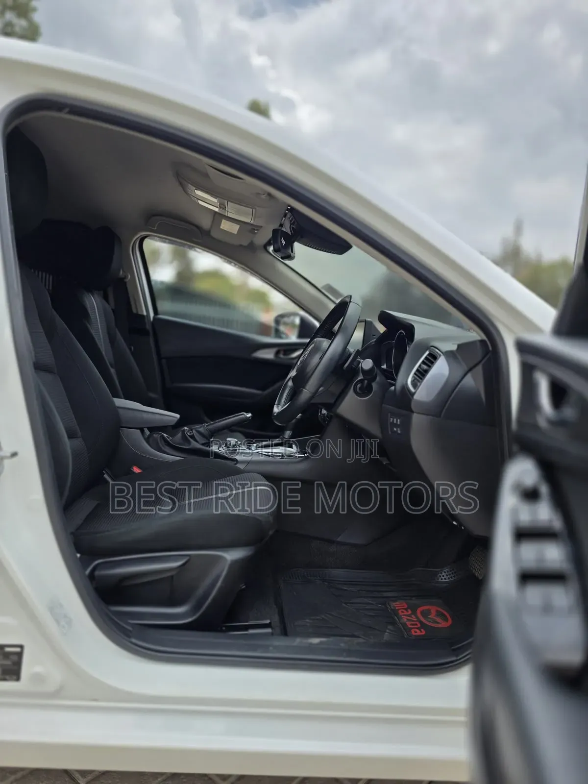 Mazda Axela 2018 Pearl