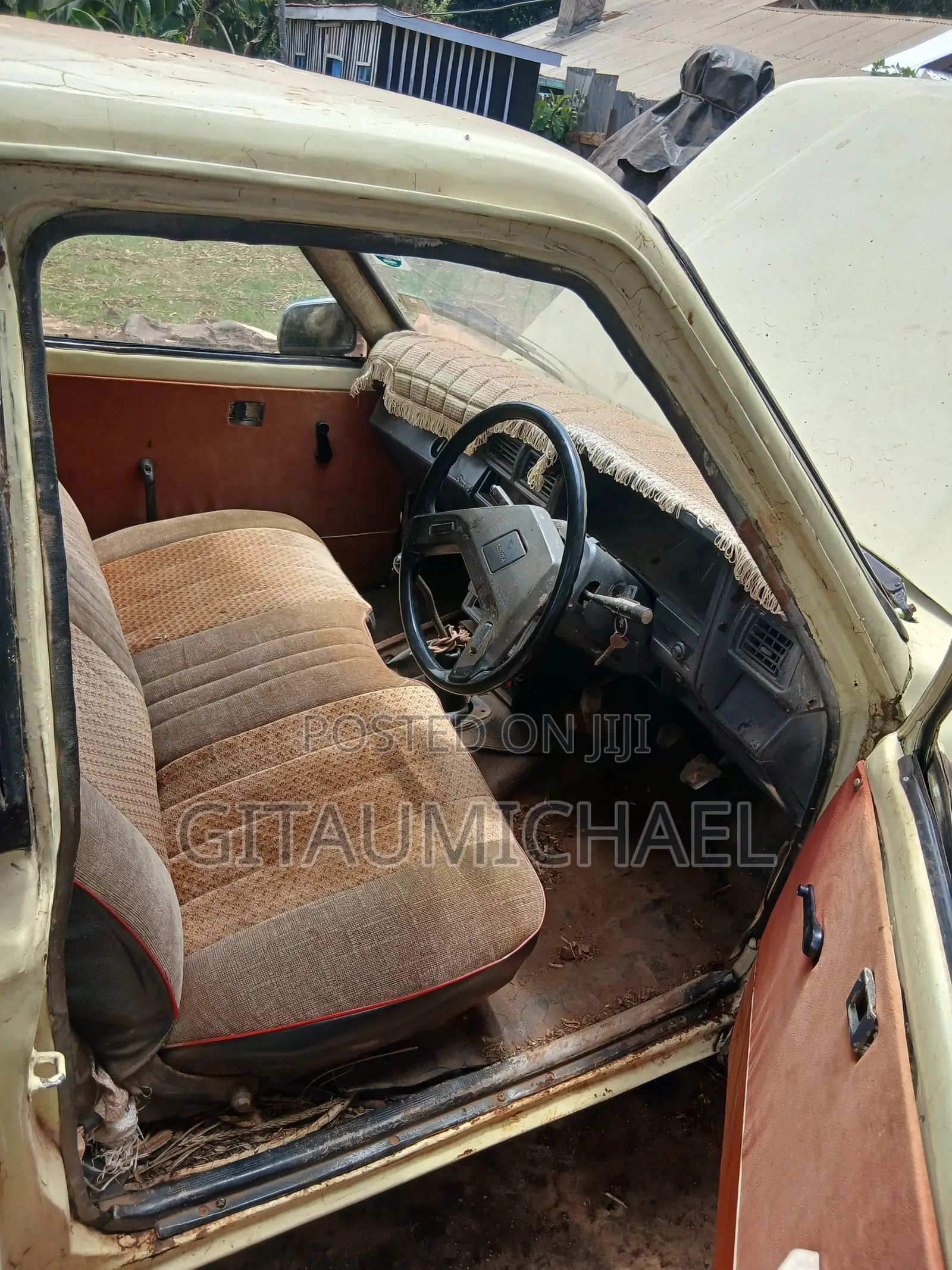 Toyota Hilux 1990 Beige