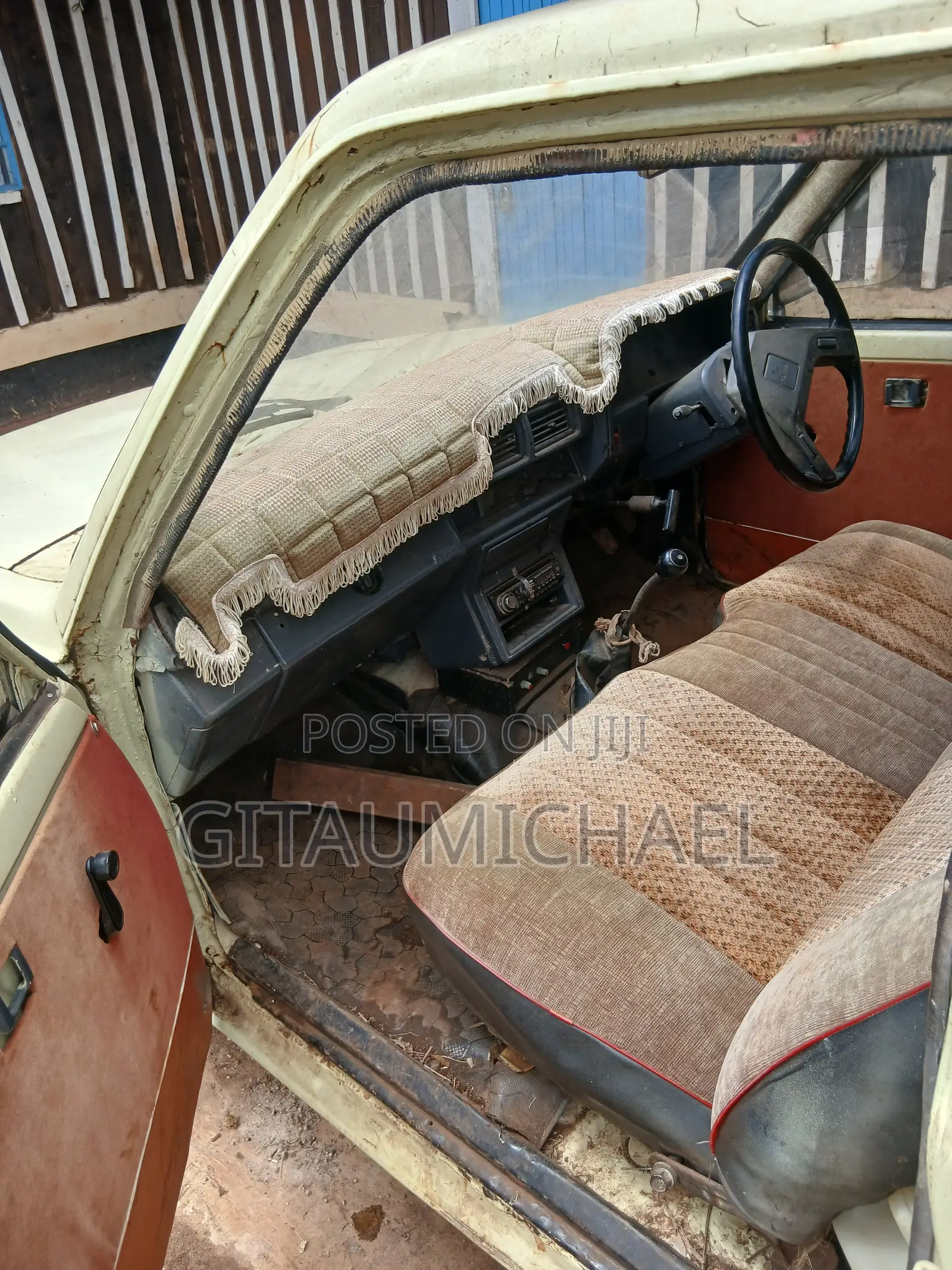 Toyota Hilux 1990 Beige