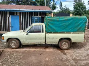 Toyota Hilux 1990 Beige