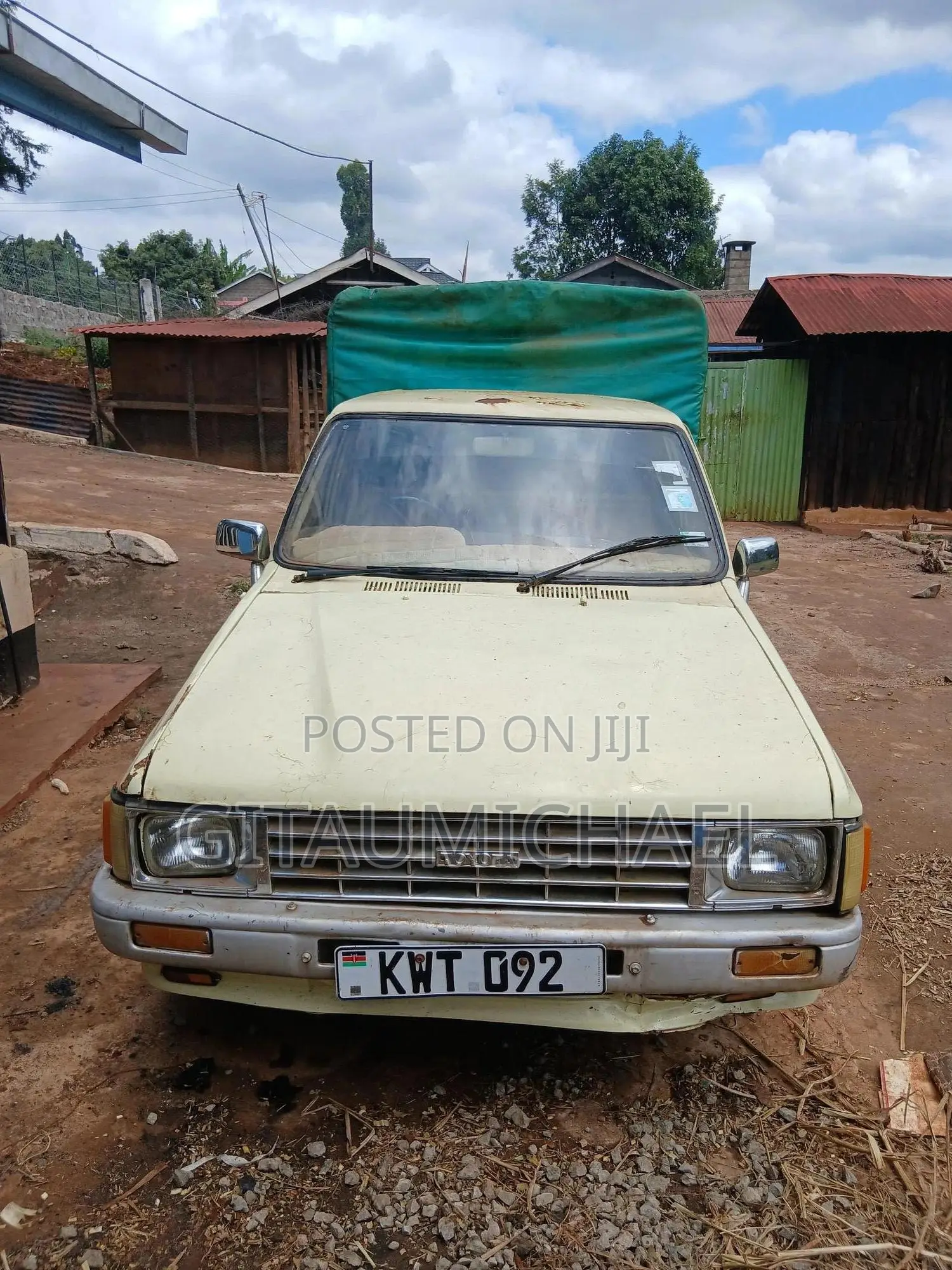 Toyota Hilux 1990 Beige