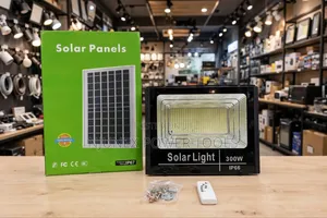 300W Solar Flood Light Kit That Includes an LED Floodlight