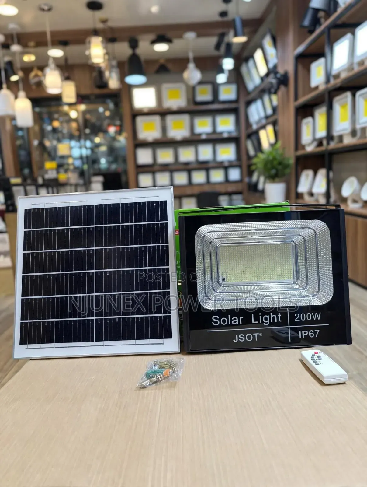 JSOT 200W Solar Floodlight Complete With an IP67 Waterproof