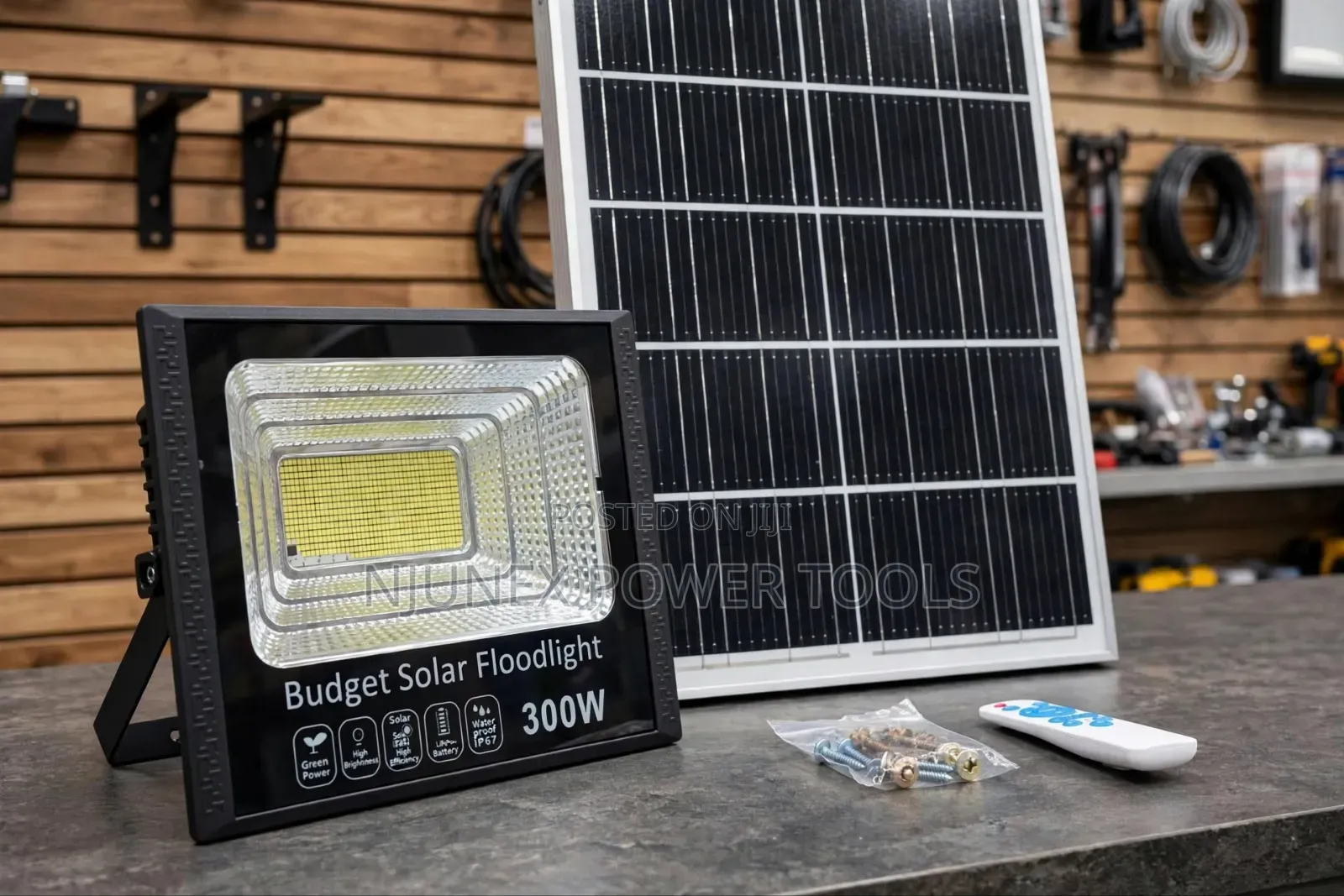 Budget Solar Floodlight 300W Set Complete With an LED Floodlight Unit