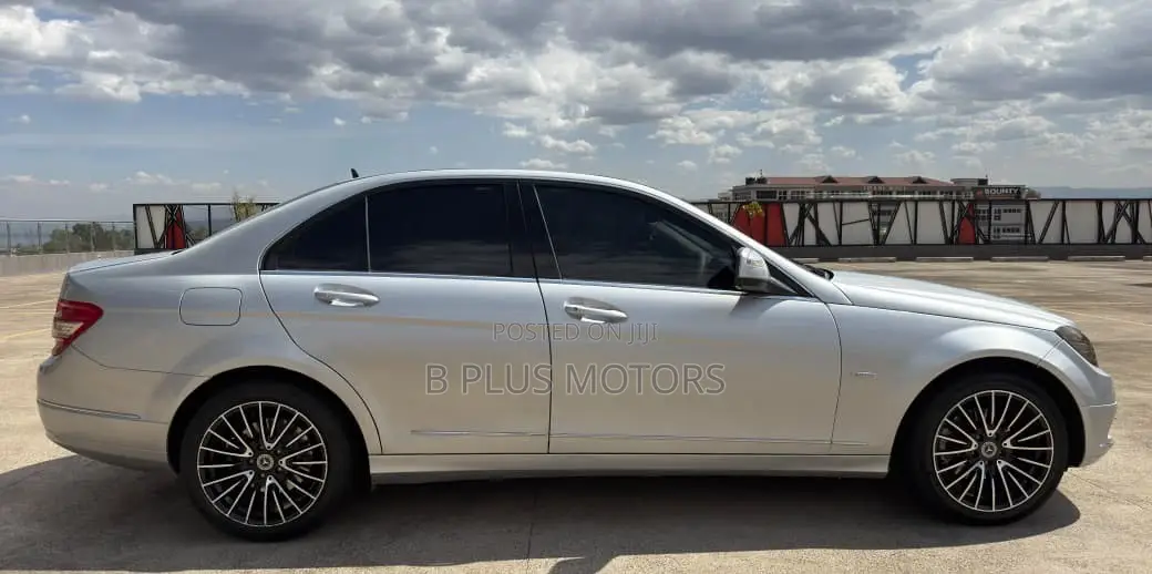 Mercedes-Benz C200 2009 Silver