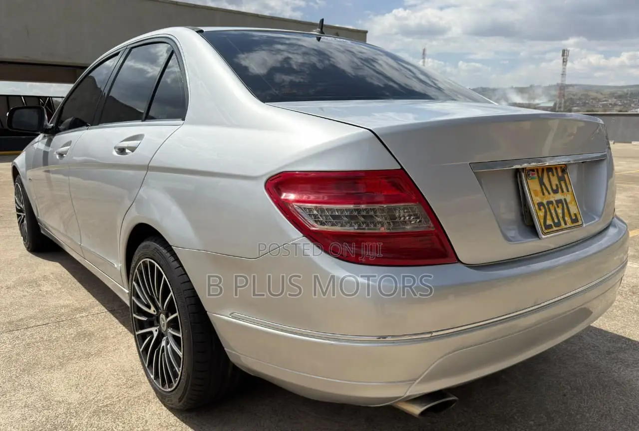 Mercedes-Benz C200 2009 Silver