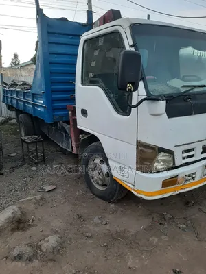 ISUZU NpR 4.3 Flatbed