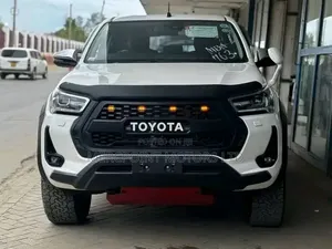 Toyota Hilux 2020 Pearl