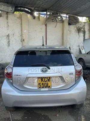 Toyota Aqua 2012 Silver