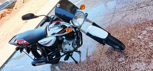 Bajaj Boxer 150 UG 2025 White