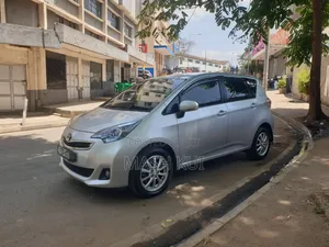Toyota Ractis 2016 Silver