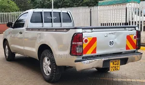 Toyota Hilux 2.5 D-4D SRX 2012 Silver