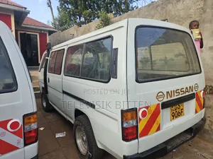Nissan Caravan (Urvan) 2011 White